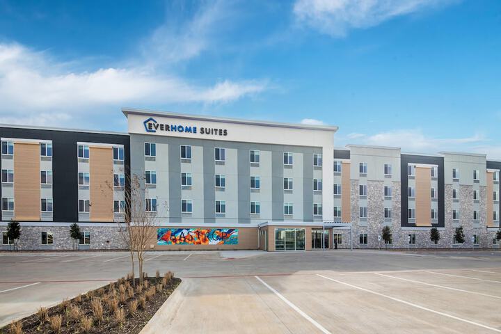 Everhome Suites Bastrop by Choice Hotels