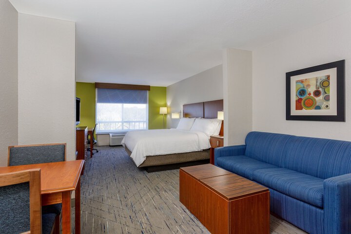 Room 42 of 74