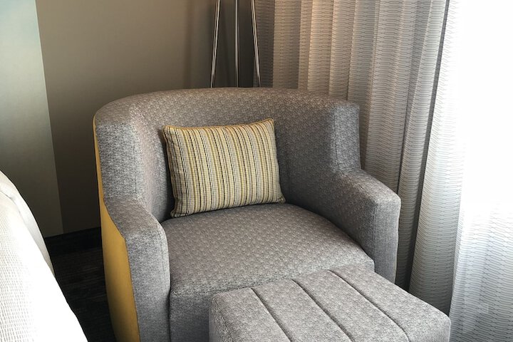 Room 13 of 32