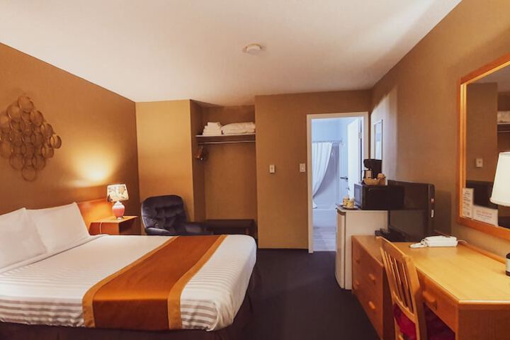 Room 9 of 71
