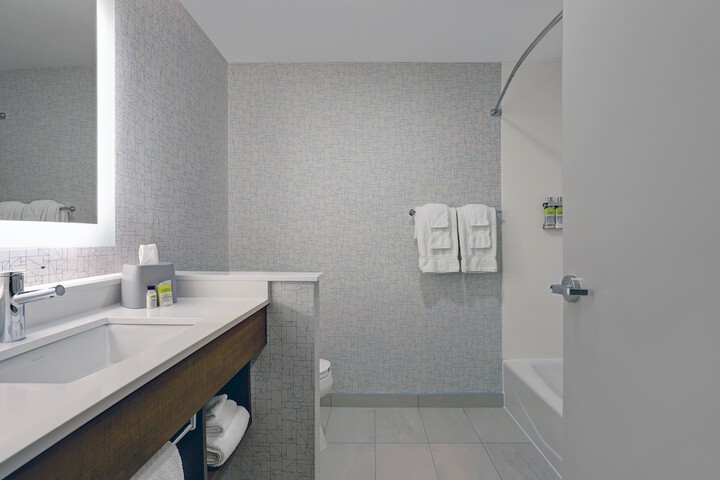 Holiday Inn Express & Suites Collingwood by IHG