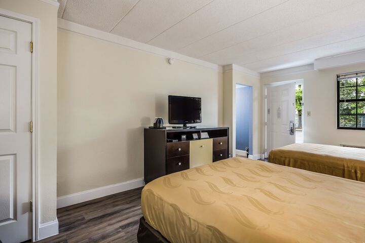 Room 36 of 41