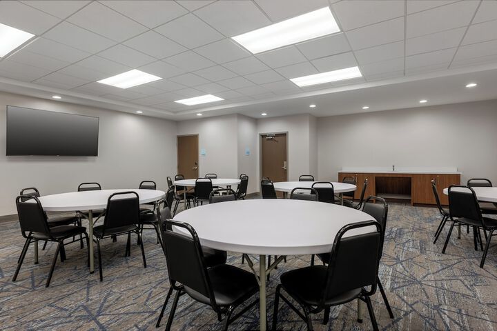 Holiday Inn Express & Suites Stevensville Benton Harbor by IHG