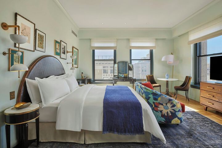 Room 42 of 95