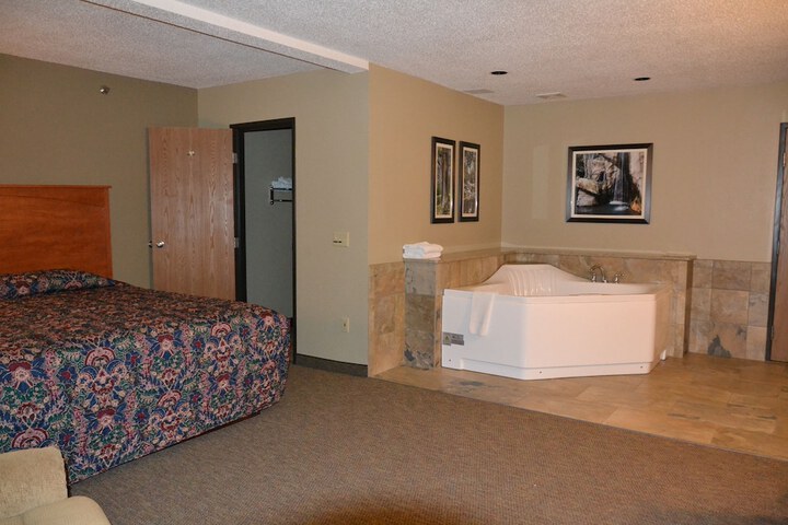 Room 5 of 28