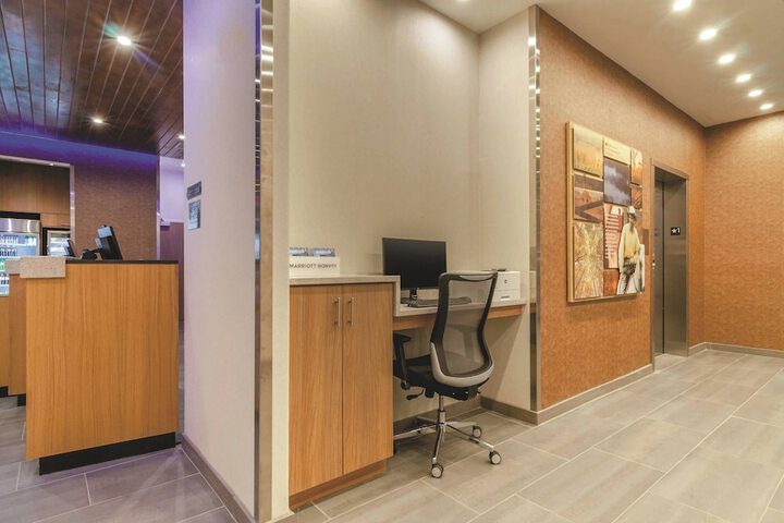 Fairfield Inn & Suites by Marriott Kansas City Shawnee