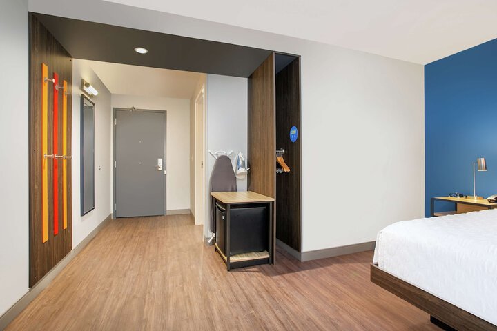 Room 18 of 43