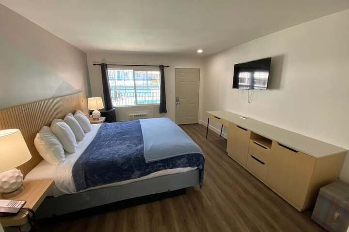 Room 33 of 36