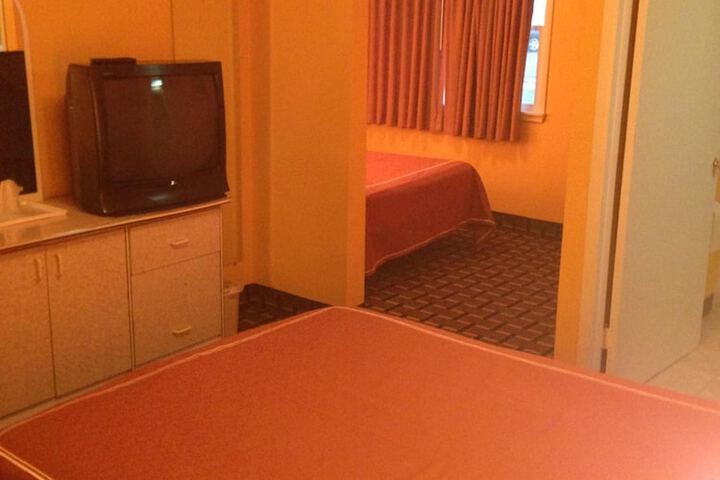 Room 22 of 40