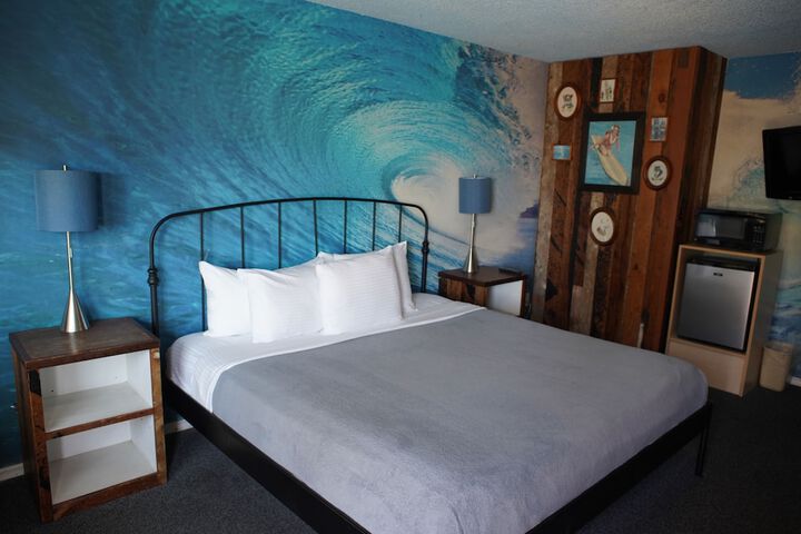 Room 16 of 60