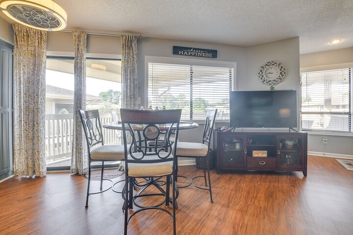 Little River Condo w / Pool Access - Near Beaches!