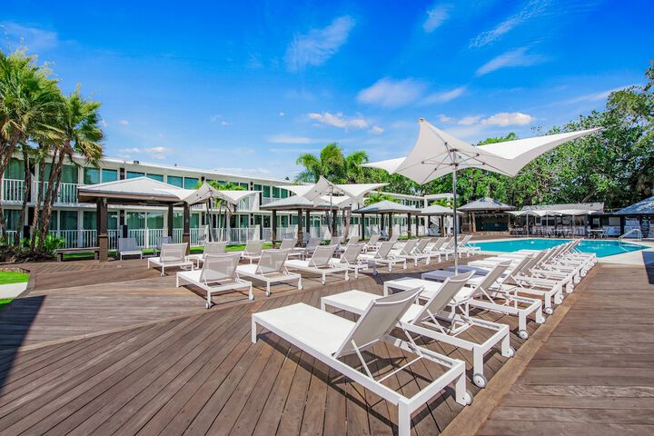 Casey Key Resorts - Mainland