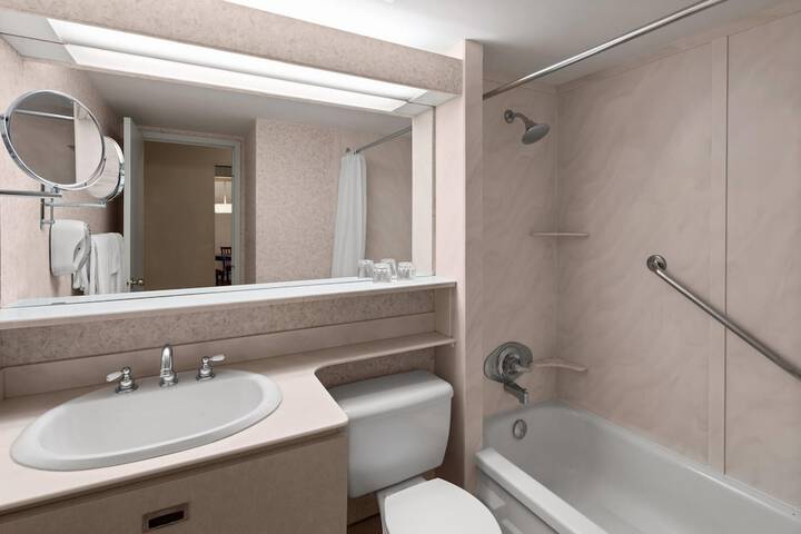 Royal Scot Hotel & Suites Trademark Collection by Wyndham