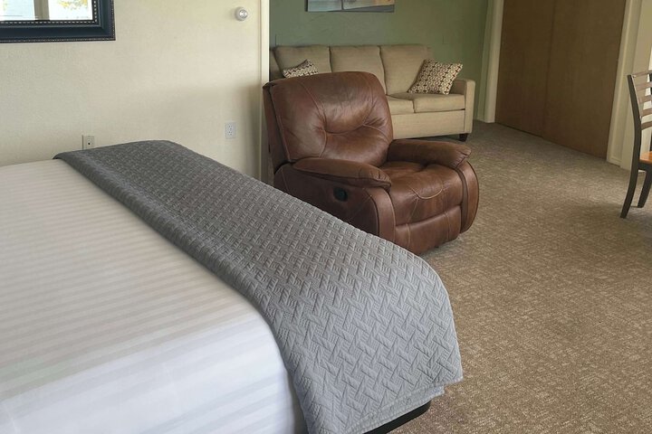 Room 38 of 60
