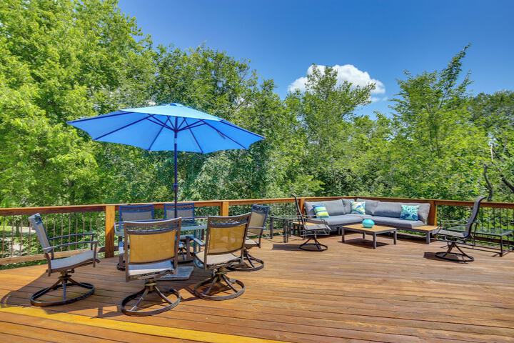 Serene Pacific Getaway: Deck Grill & Fire Pit!