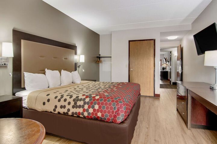 Room 12 of 38