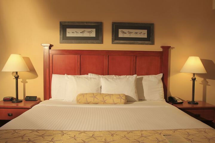 Room 28 of 76