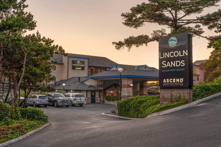 Lincoln Sands Oceanfront Resort an Ascend Collection Hotel