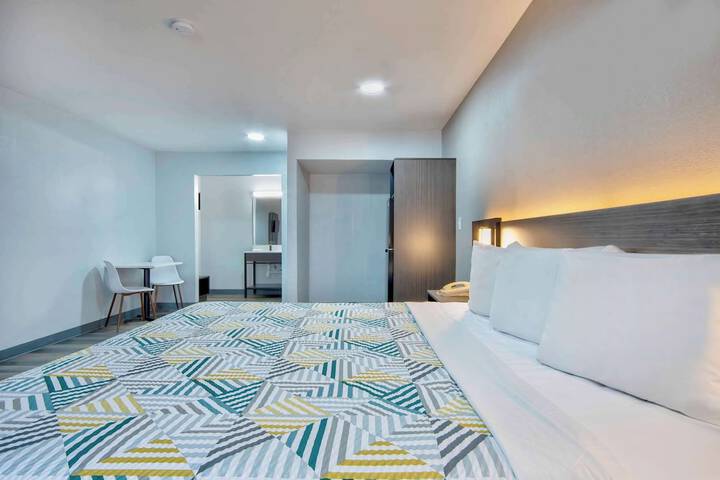 Room 35 of 38