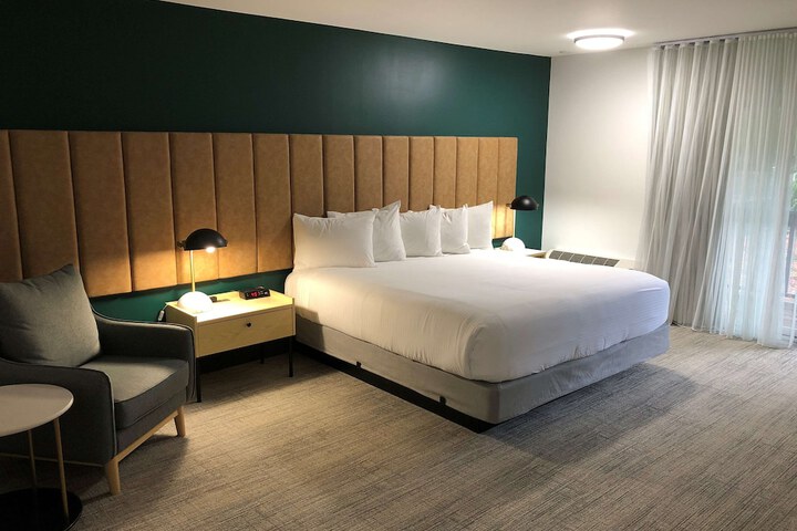 Room 57 of 92