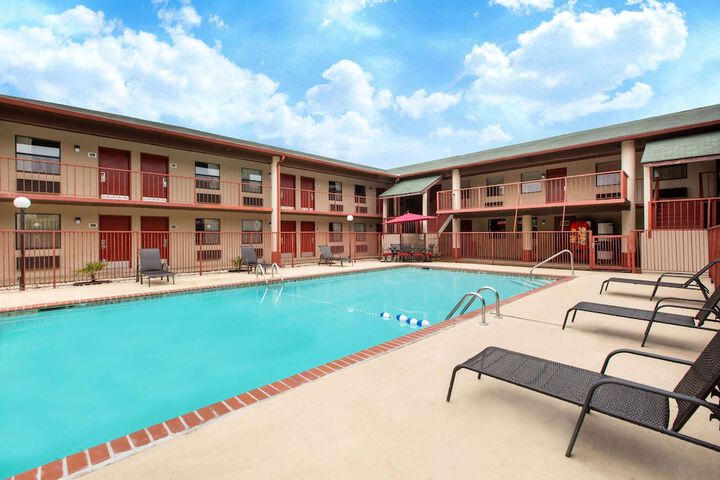 Pool 6 of 24