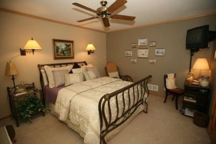 Room 17 of 29