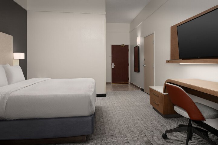 Room 17 of 32