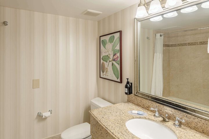 Room 26 of 166