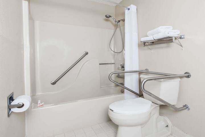 Room 14 of 21