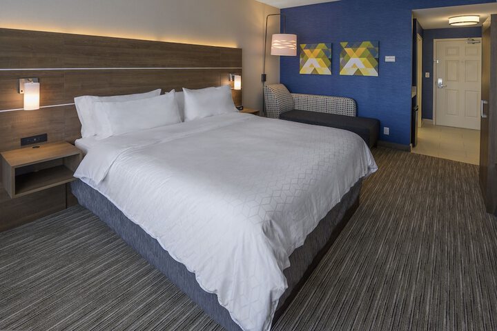 Room 50 of 102