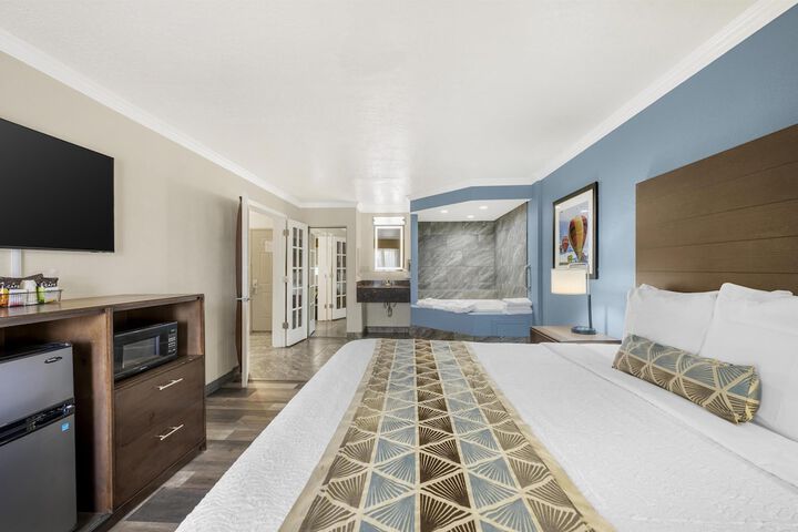 Best Western Airport Albuquerque InnSuites Hotel & Suites
