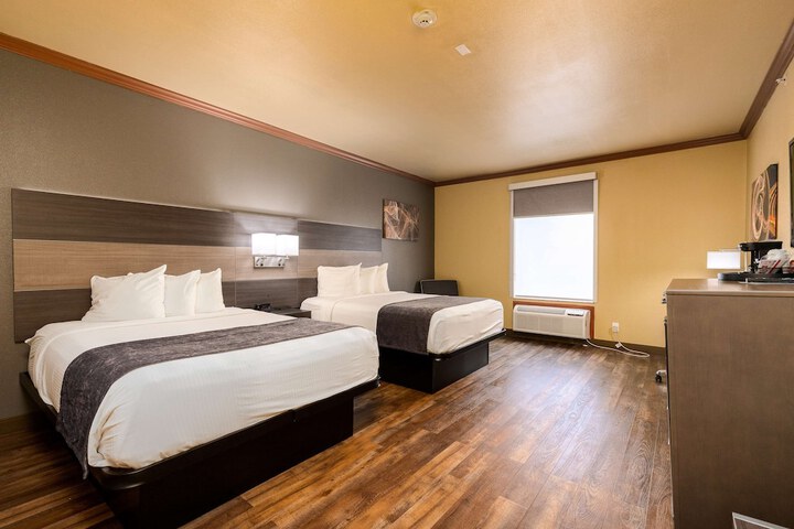 Room 32 of 38