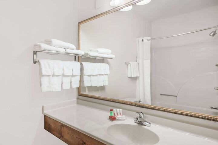 Ramada by Wyndham Columbia