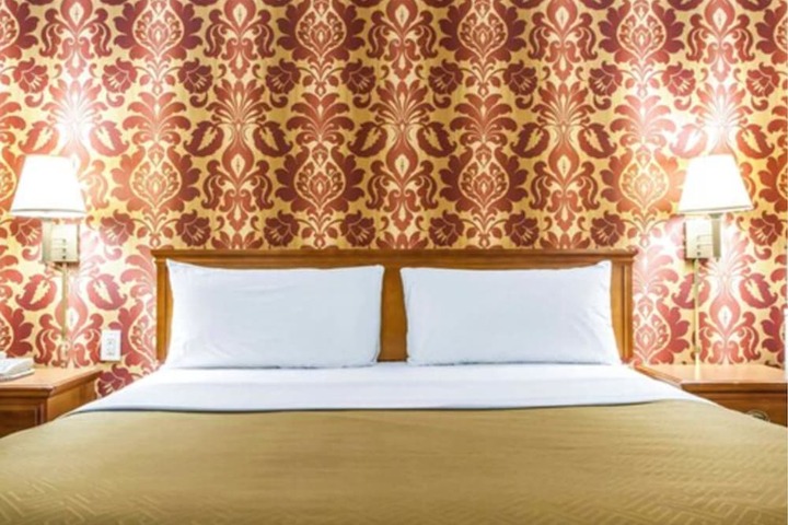 Room 3 of 14