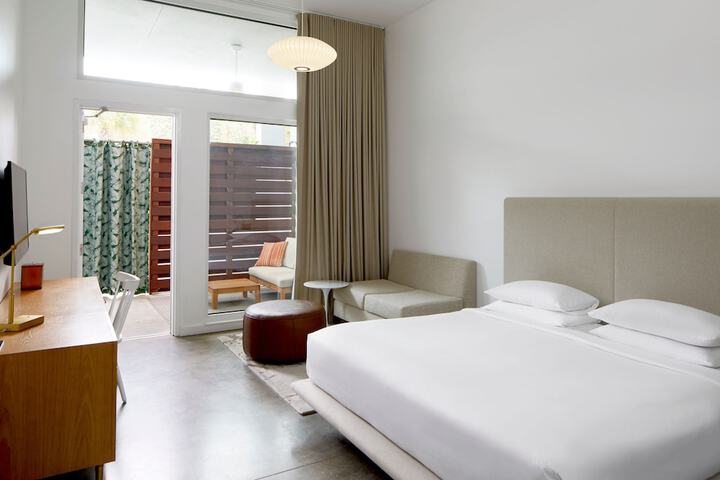 The Sarasota Modern a Tribute Portfolio Hotel