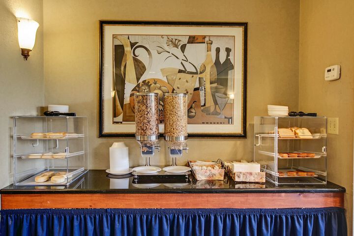 Breakfast/Coffee Service 24 of 28