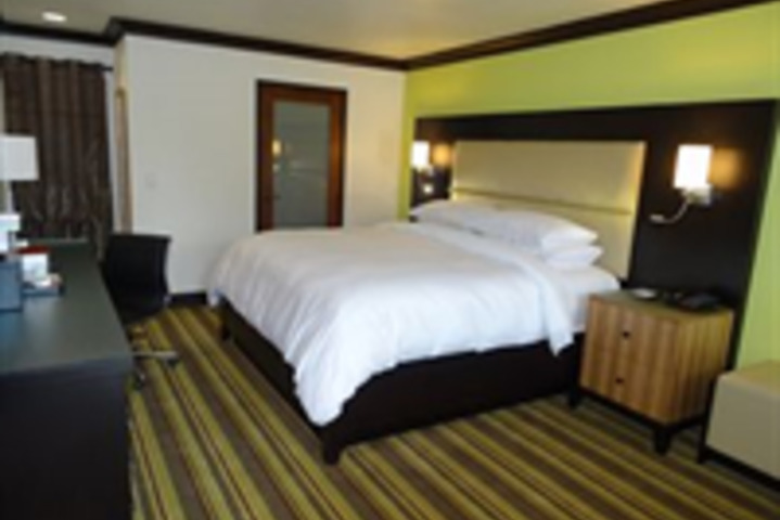 HOTEL AZURA
