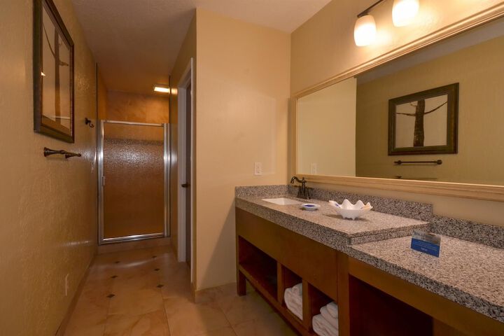 Best Western The Inn & Suites Pacific Grove