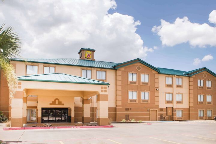 Hotel 2 of 30