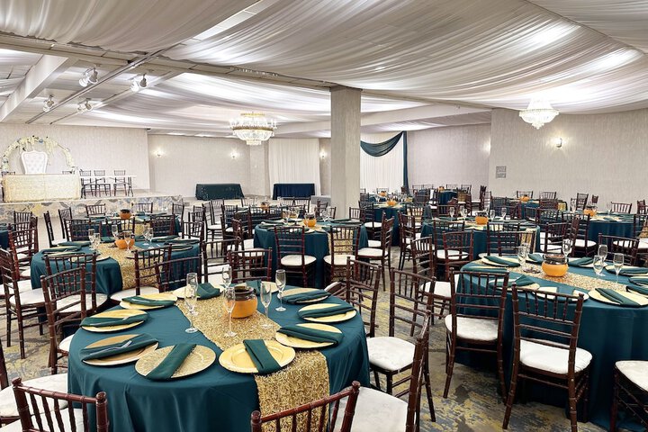 Ballroom/Hall 161 of 168