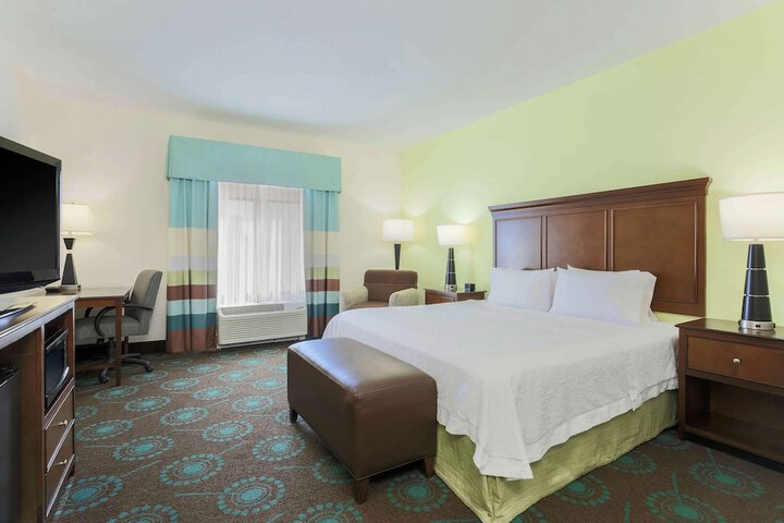 Room 9 of 34