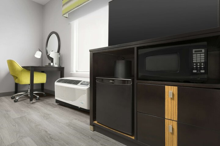 Room 18 of 34
