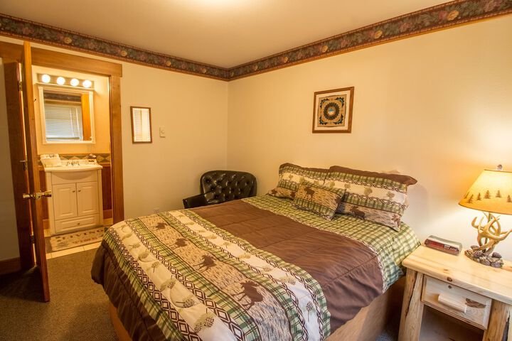 Marys Lake Lodge Mountain Resort and Condos
