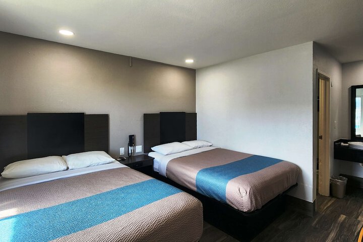 Room 22 of 31