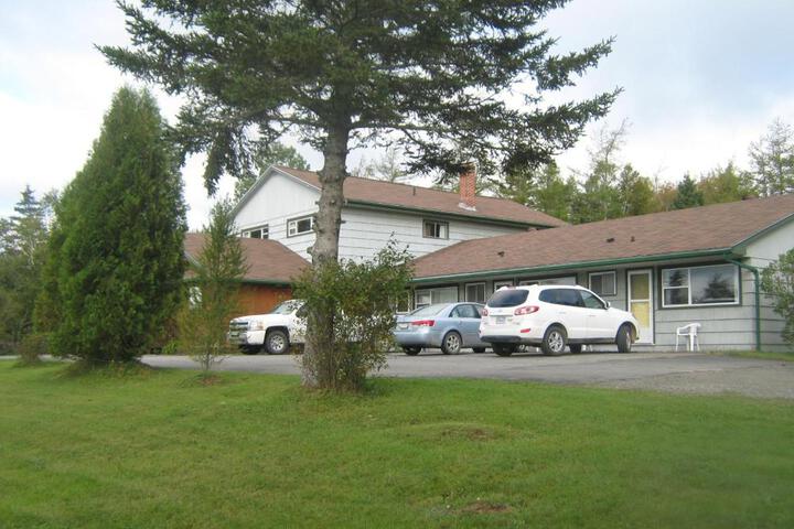 Sherbrooke Village Inn