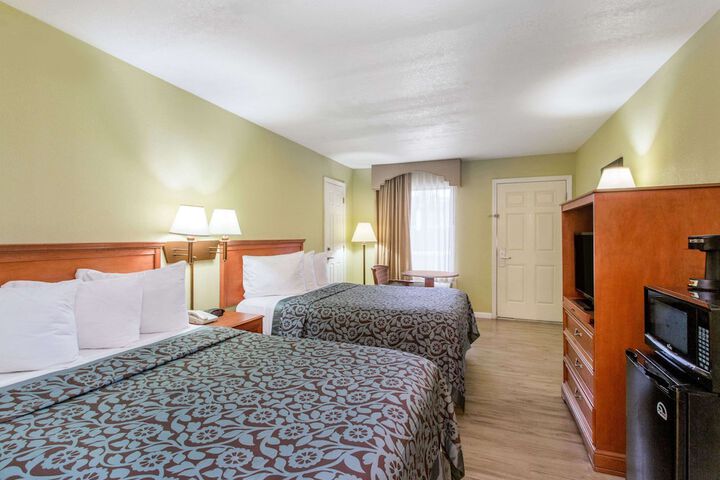Room 11 of 20