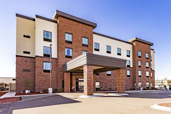 Hotel 5 of 86