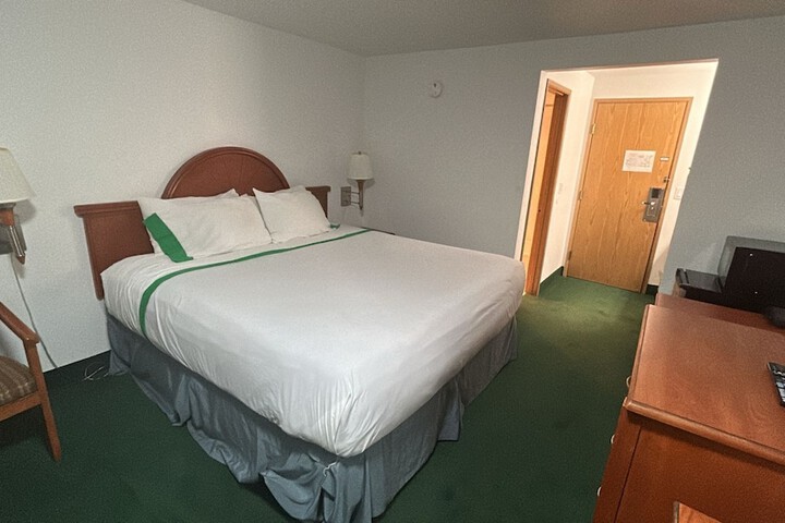 Tacoma Port Inn Fife I-5