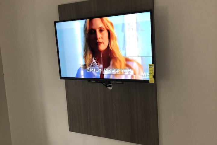 Room 17 of 28
