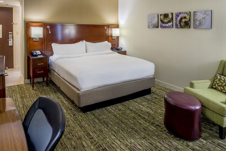 Room 40 of 85